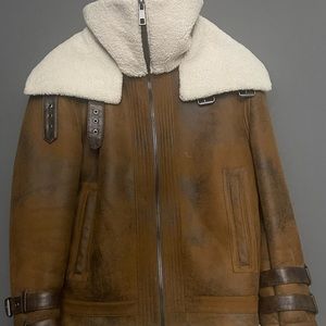 Brown new jacket from Zara perfect for the winter side small or medium